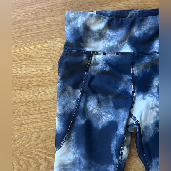 Old Navy Girls Powersoft Leggings - Picture 2 of 4